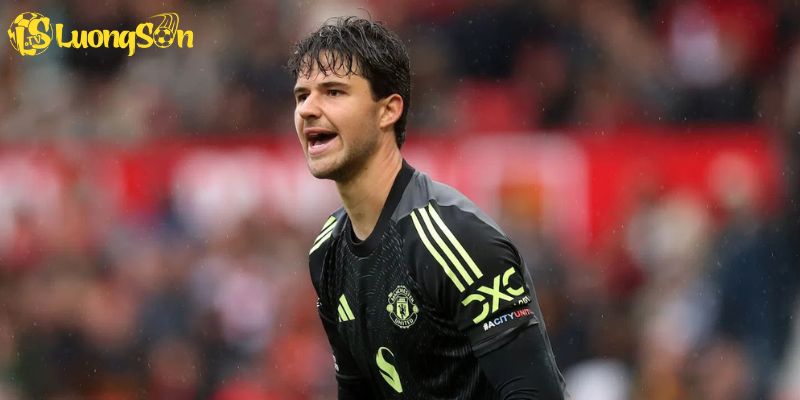 Senne Lammens: Thủ Môn Triển Vọng Của Manchester United 2025 2 Tiểu sử và sự nghiệp của thủ môn Senne Lammens